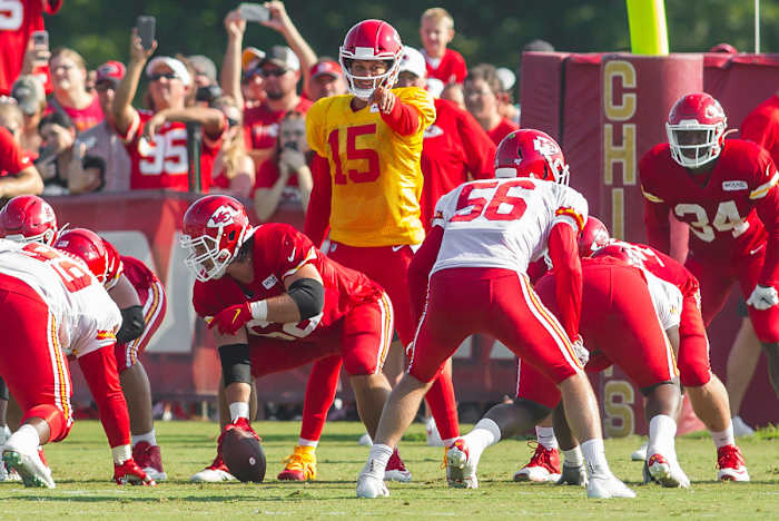 patrick-mahomes-chiefs-training-camp-2019.jpg